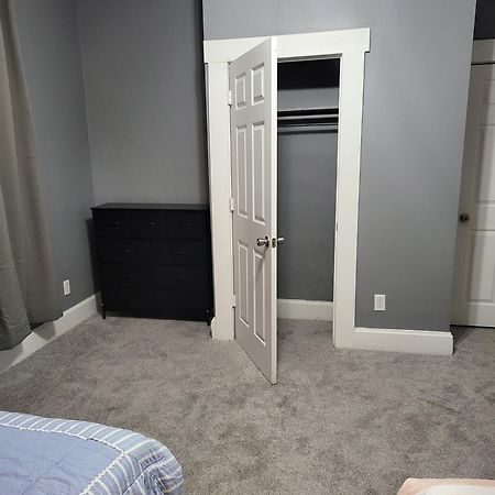 Guest Room With Two Double Beds In Columbus Oh, Airport Location Exteriér fotografie