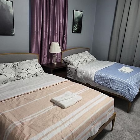 Guest Room With Two Double Beds In Columbus Oh, Airport Location Exteriér fotografie