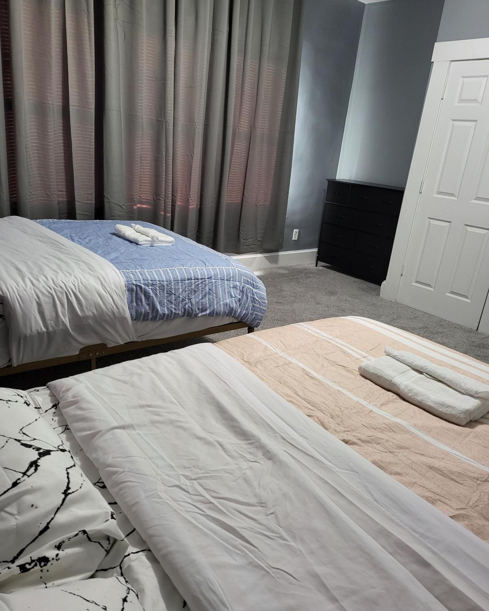 Guest Room With Two Double Beds In Columbus Oh, Airport Location Exteriér fotografie