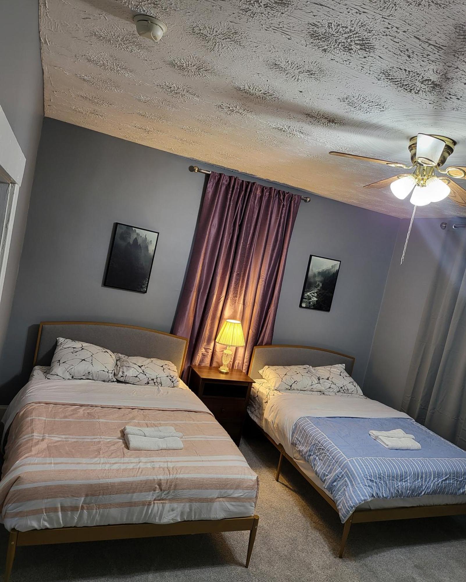 Guest Room With Two Double Beds In Columbus Oh, Airport Location Exteriér fotografie