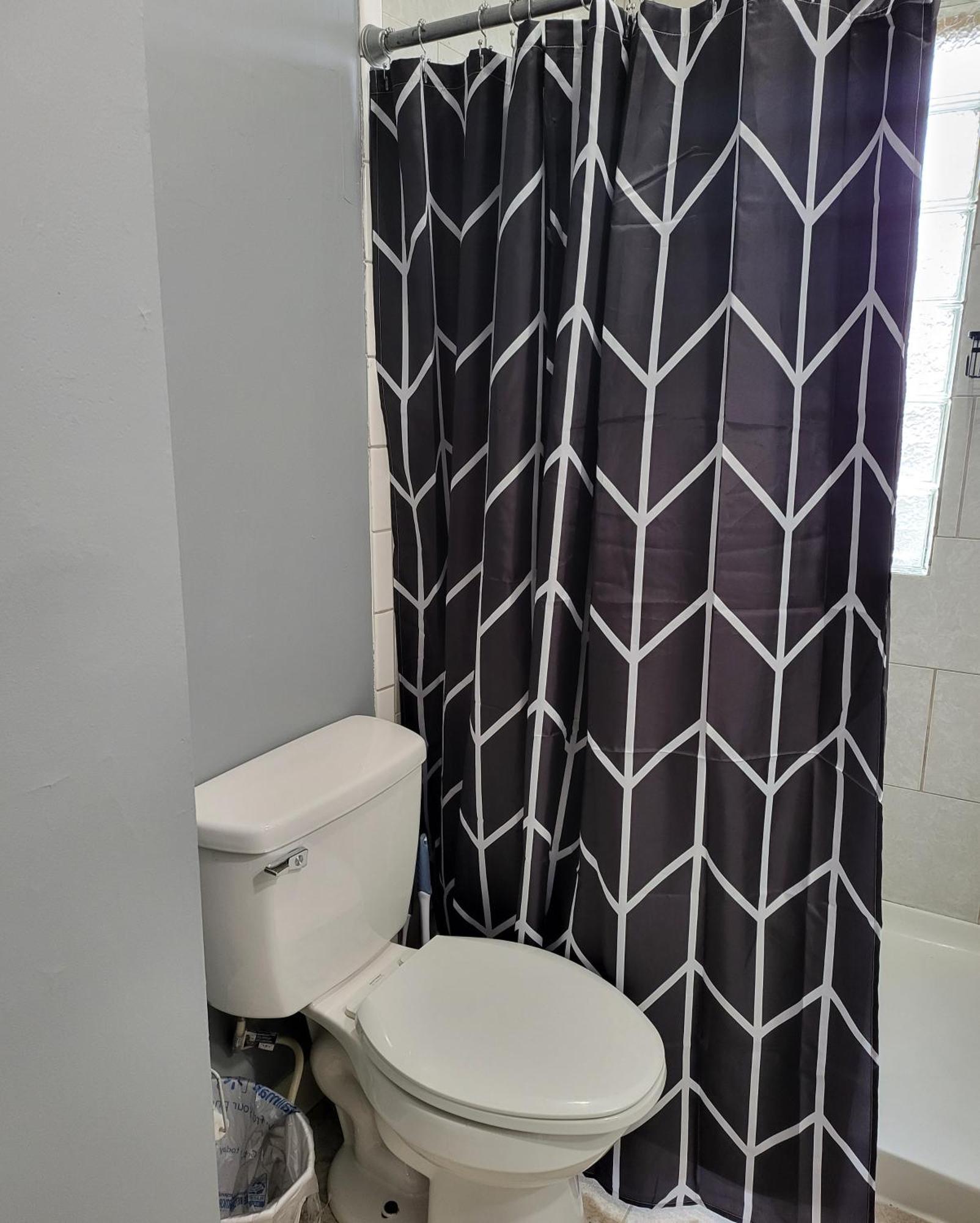 Guest Room With Two Double Beds In Columbus Oh, Airport Location Exteriér fotografie