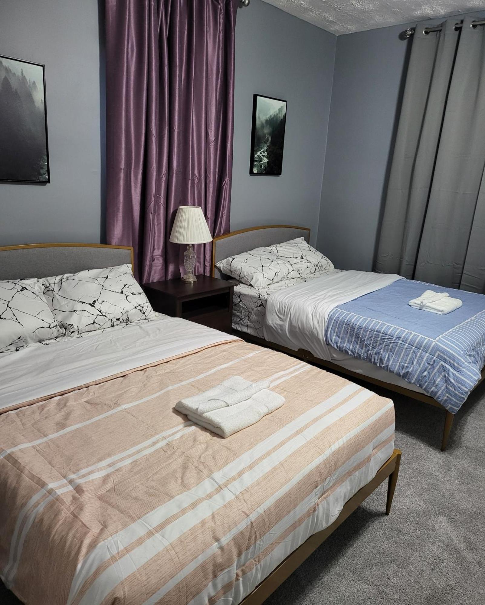 Guest Room With Two Double Beds In Columbus Oh, Airport Location Exteriér fotografie
